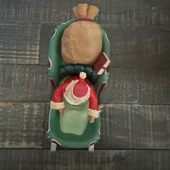 Hallmark Keepsake ~ Santa's Midnight Ride ~ DASH AWAY ALL ~ Table Decoration - Picture 7 of 8